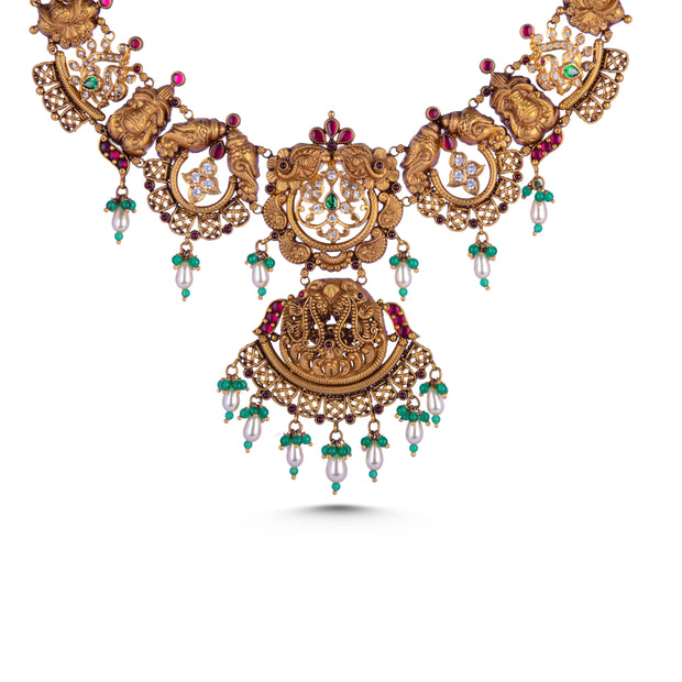 SHORT NECKLACE