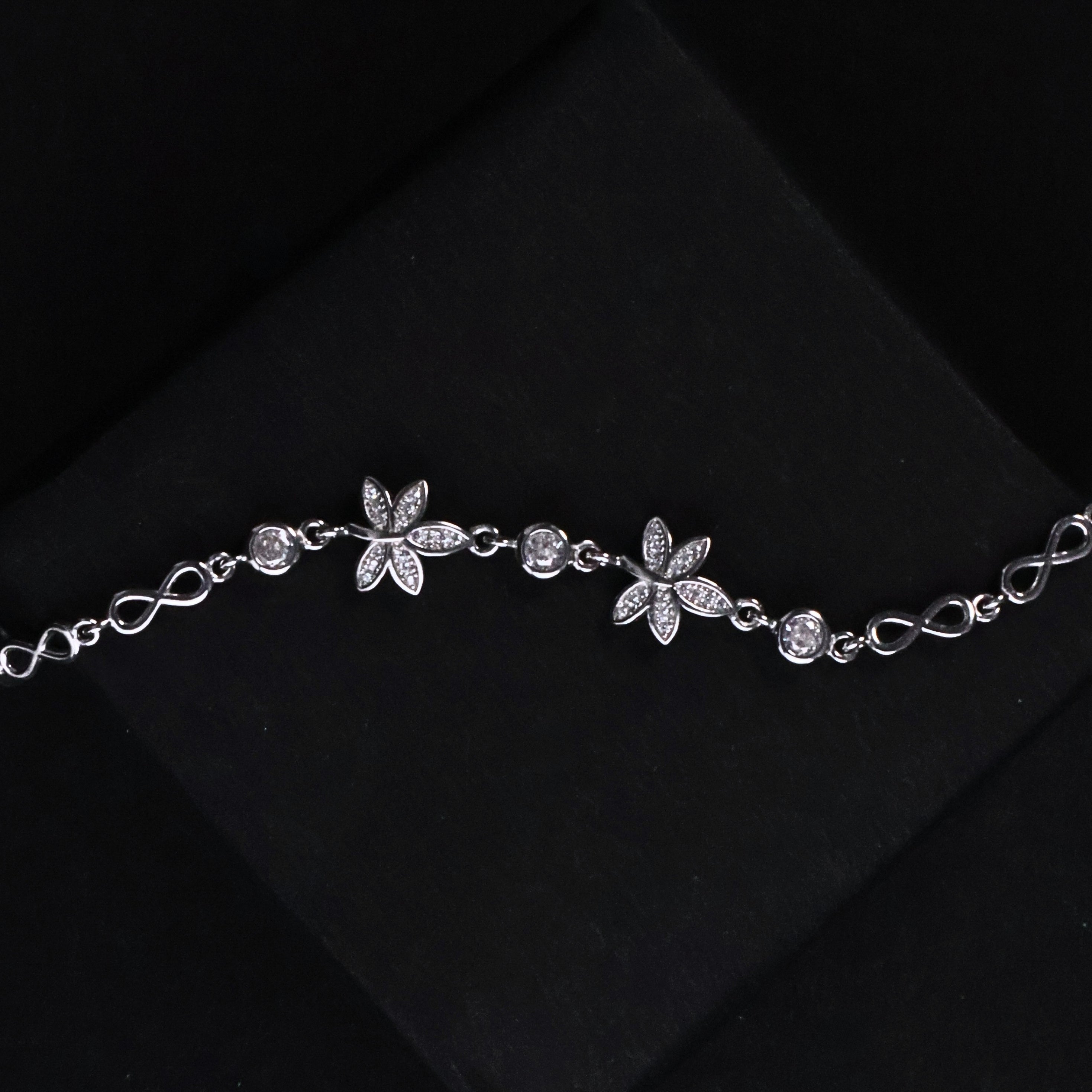 SILVER GIRLS BARCELETS