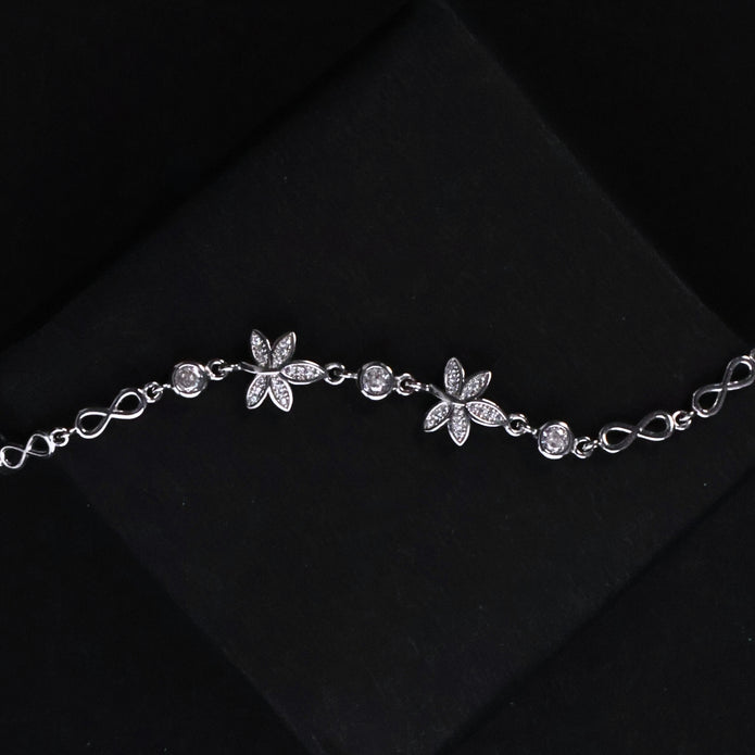SILVER GIRLS BARCELETS