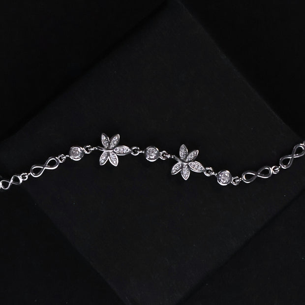 SILVER GIRLS BARCELETS