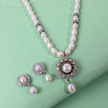PEARLS LOCKET SET