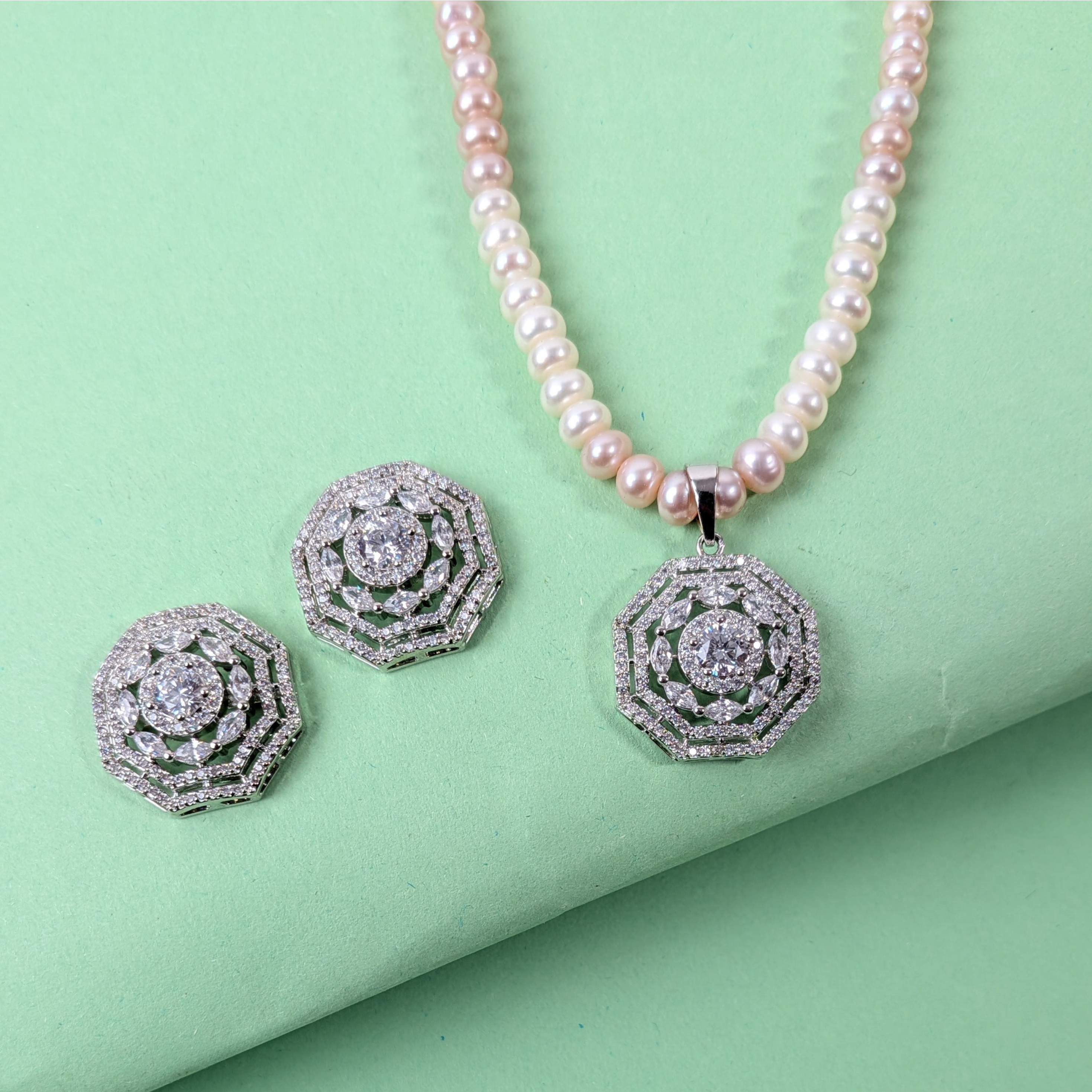 PEARLS NECKLACE SET