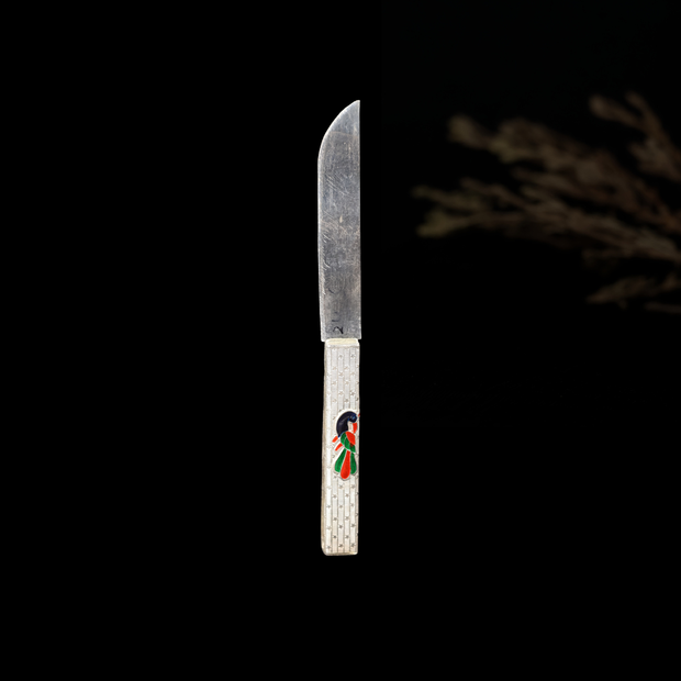 Silver Utility Knife – Durable & Precision Cutting Tool