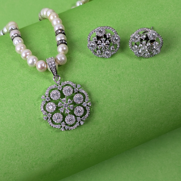 PEARLS NECKLACE SET