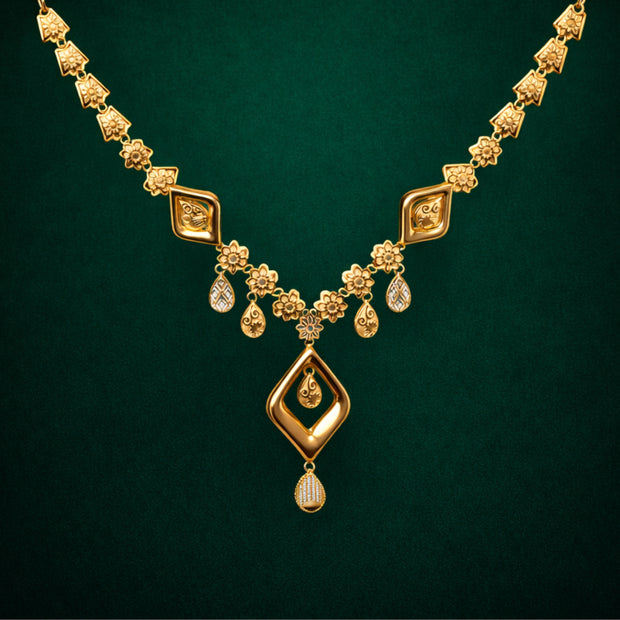SHORT NECKLACE