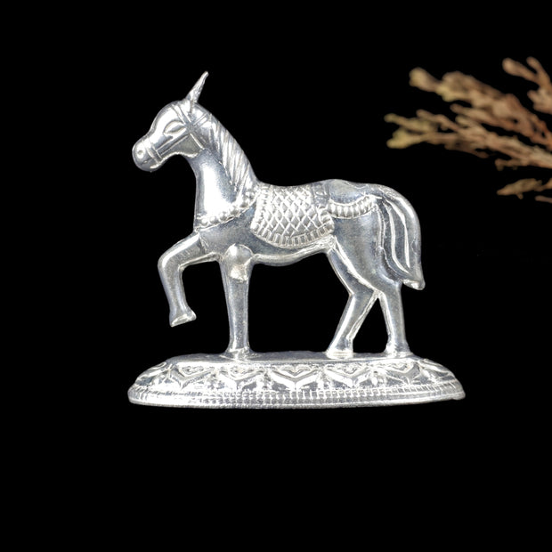 Silver Horse Idol – Symbol of Success & Strength