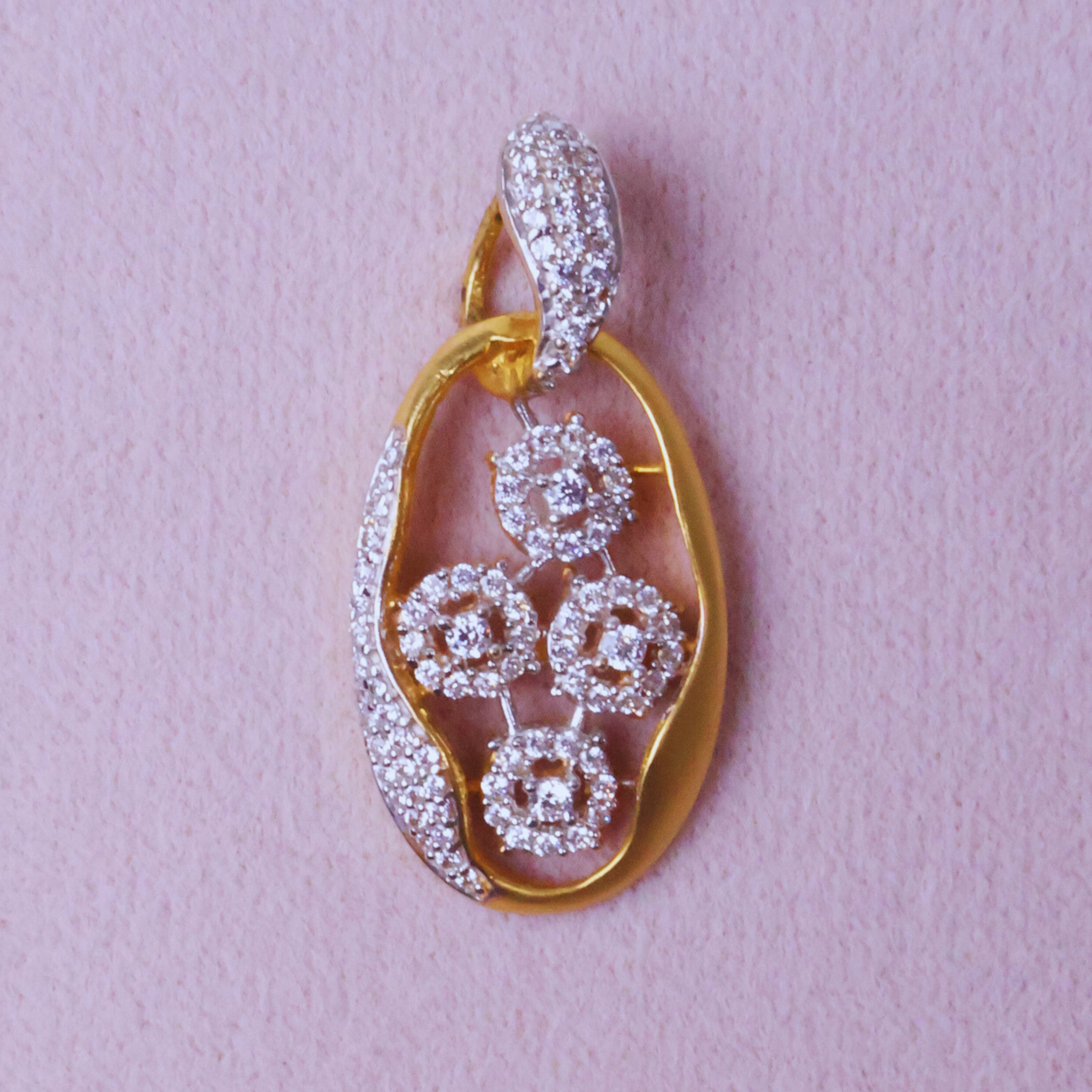 LADIES FANCY LOCKET