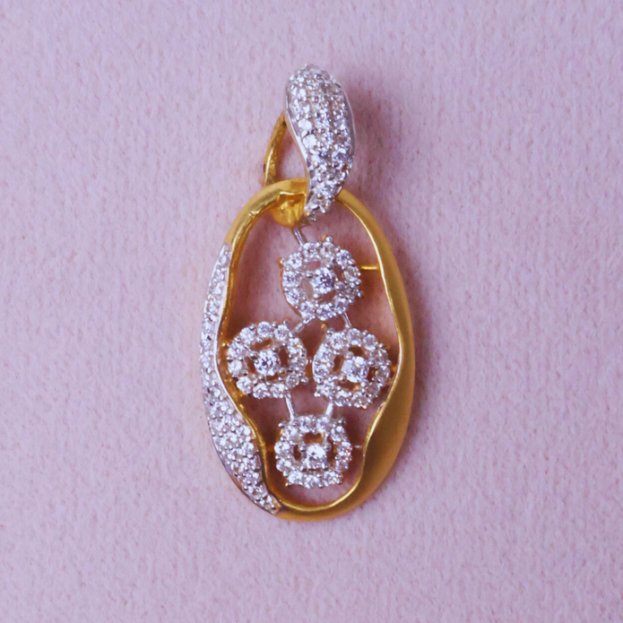 LADIES FANCY LOCKET
