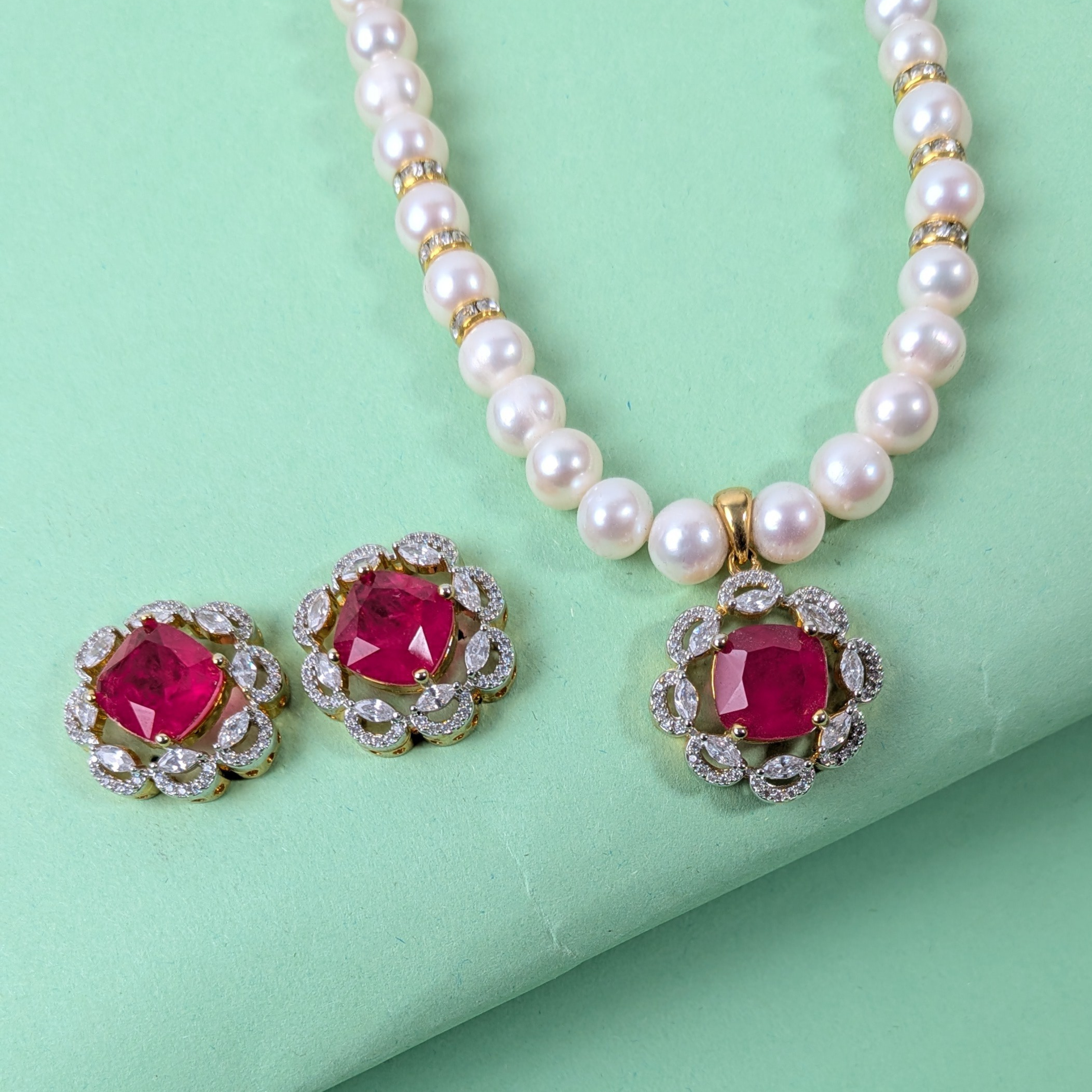 PEARLS NECKLACE SET