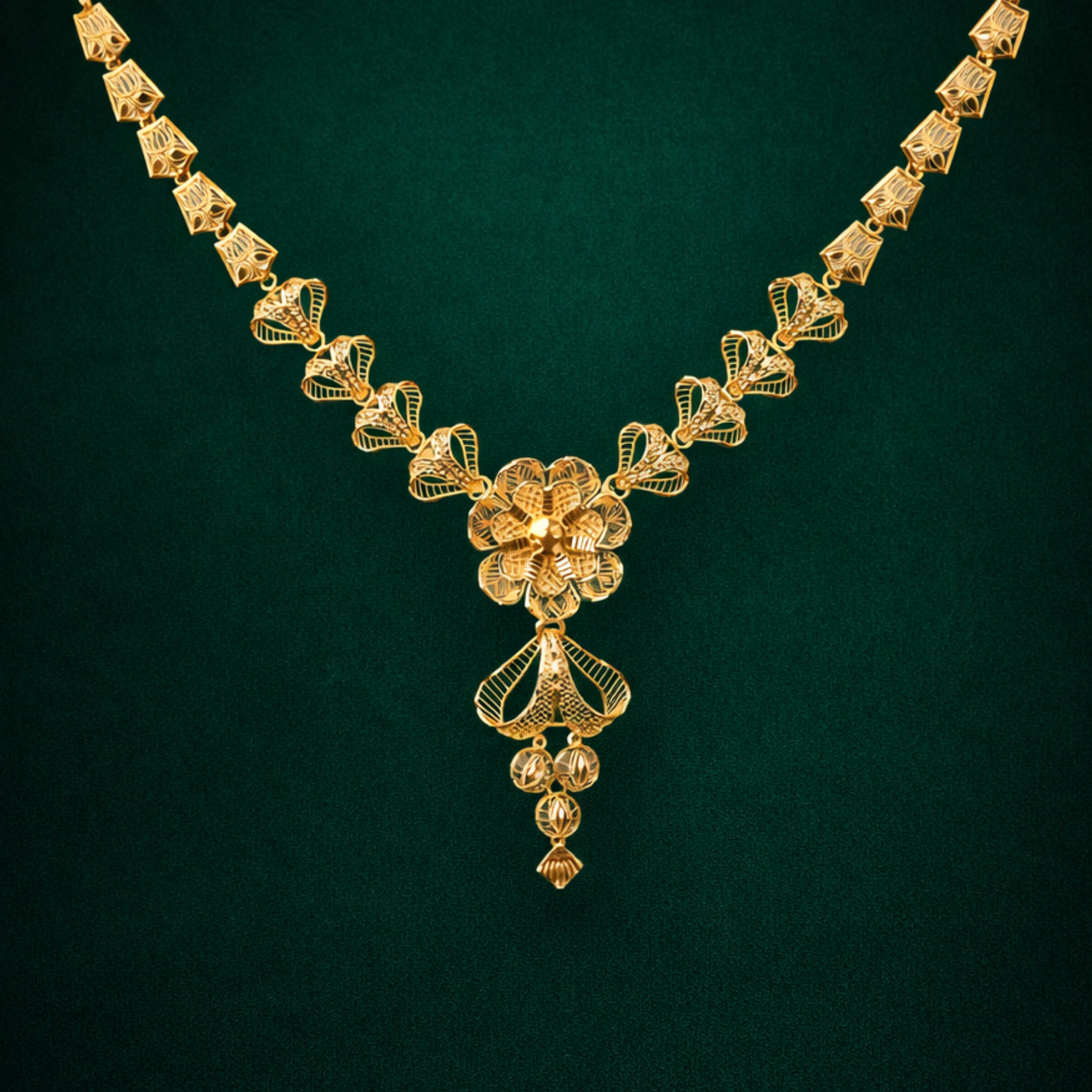 SHORT NECKLACE
