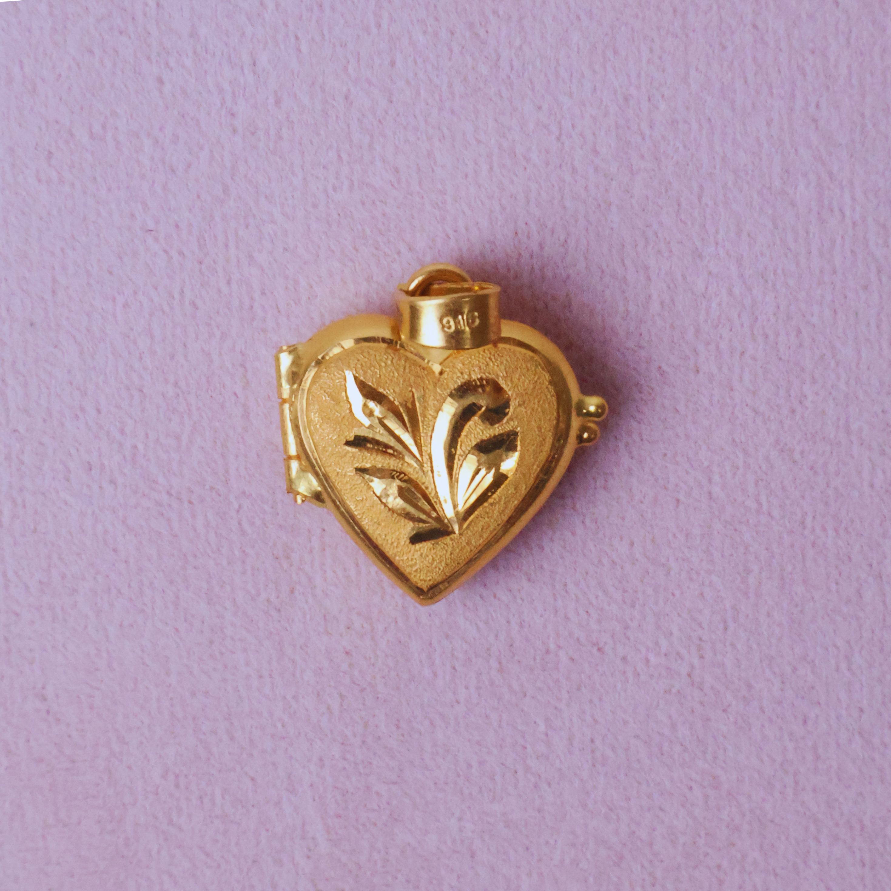 FANCY LOCKET