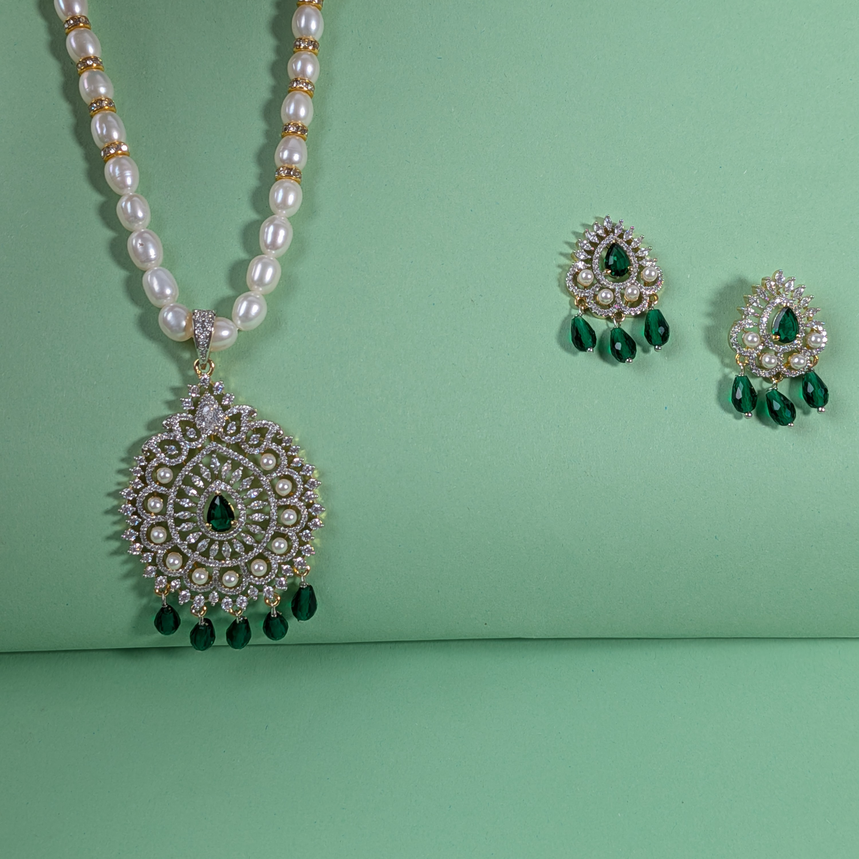 PEARLS NECKLACE SET