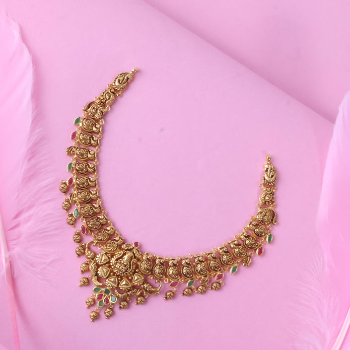 SHORT NECKLACE