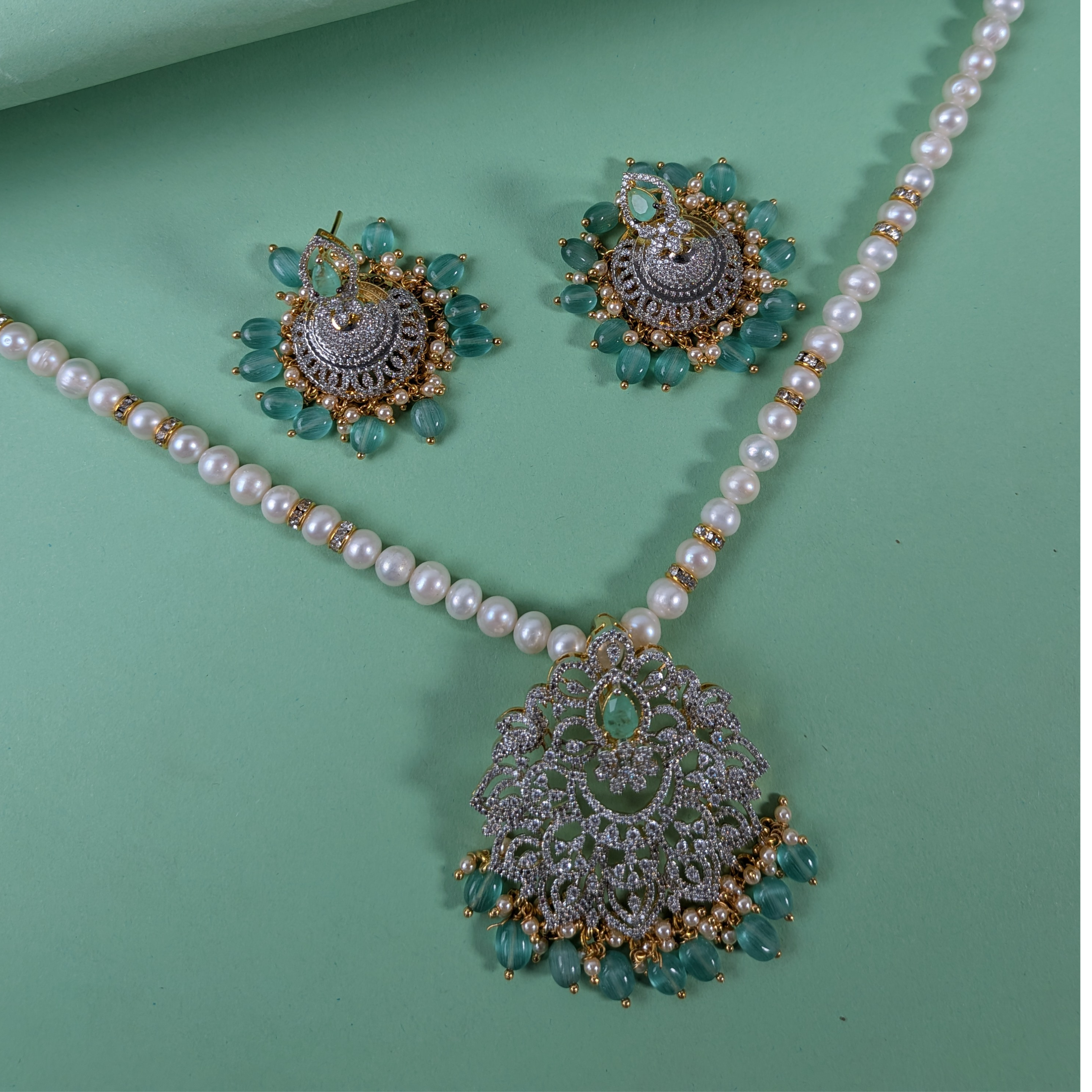 PEARLS NECKLACE SET
