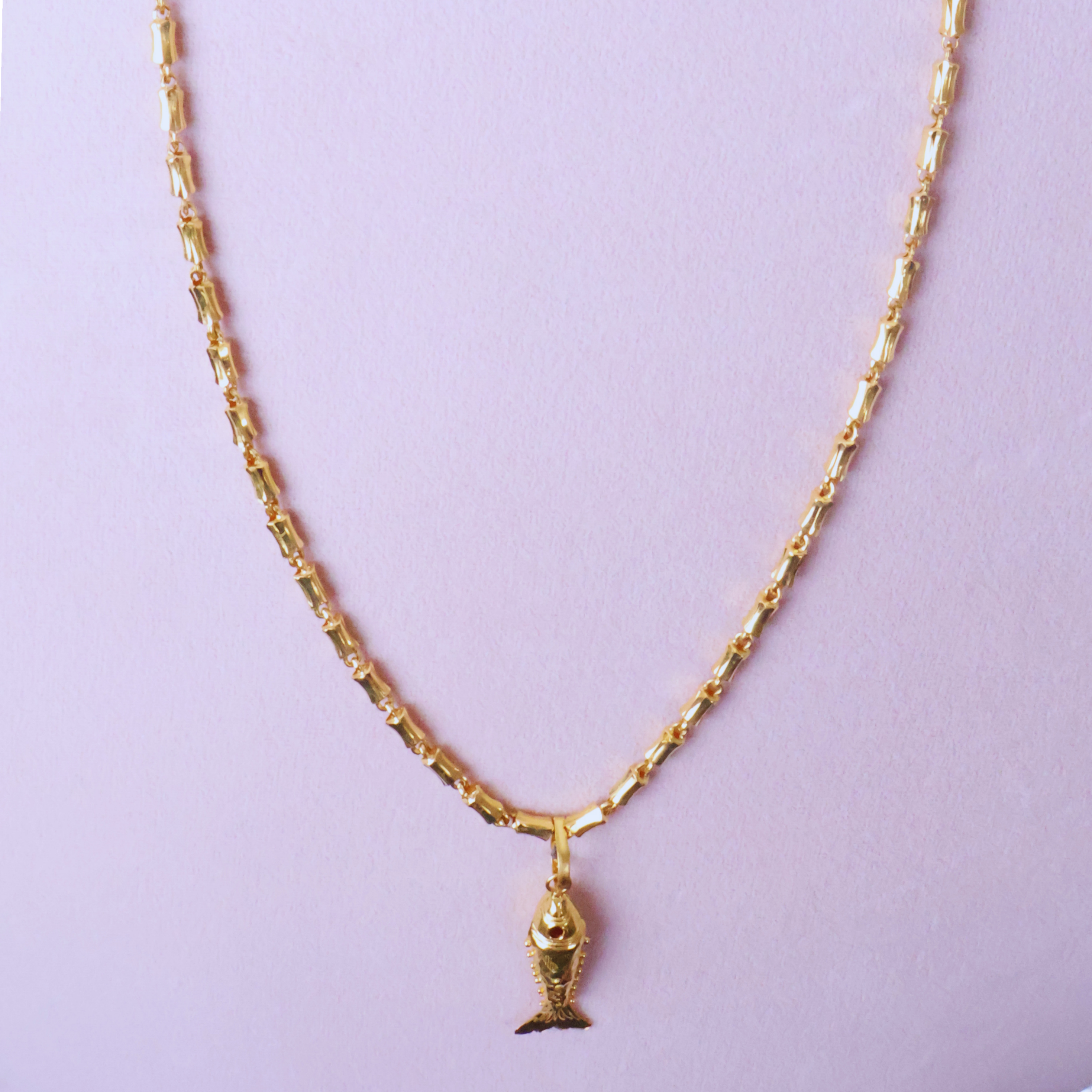 FISH PENDENT WITH CHAIN