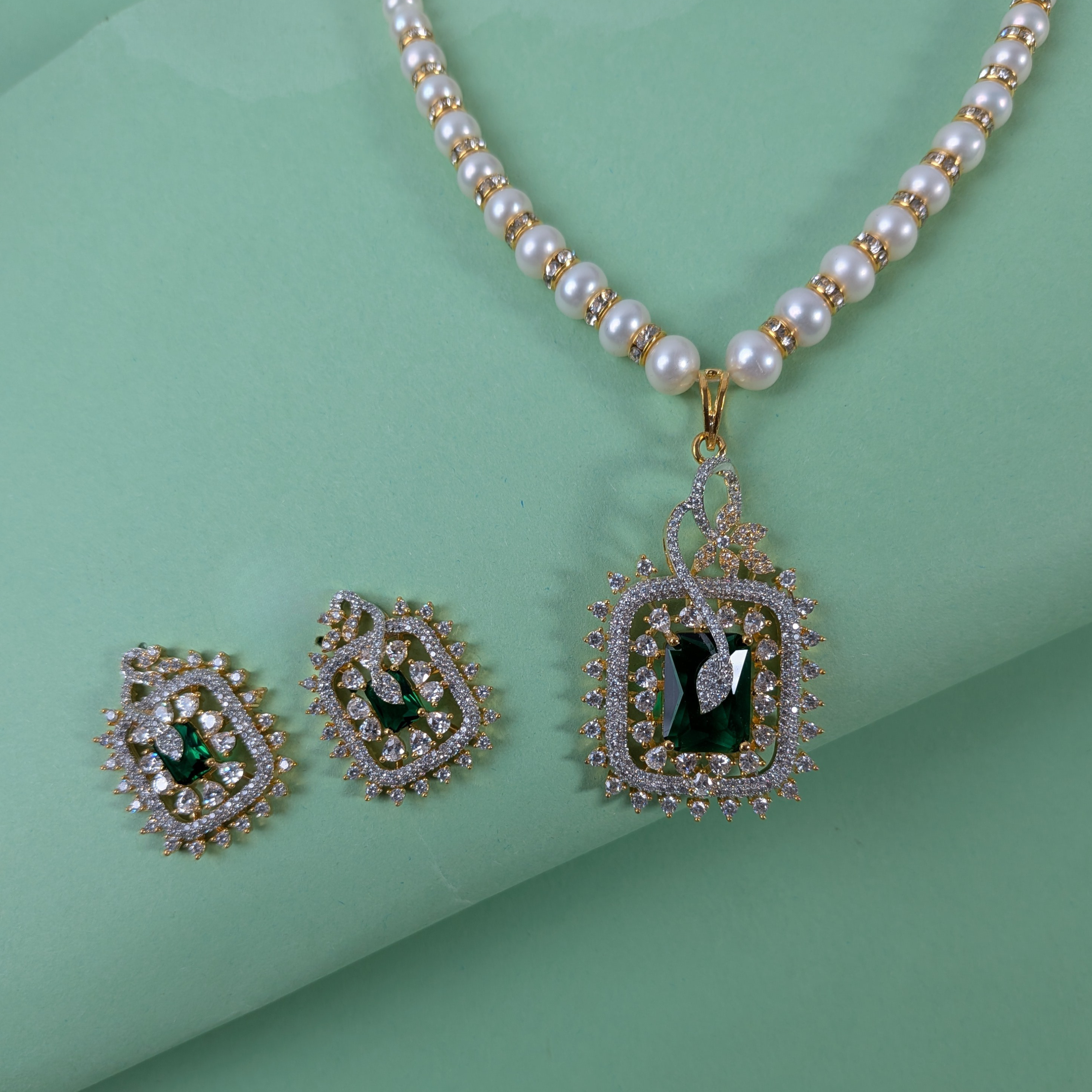 PEARLS NECKLACE SET