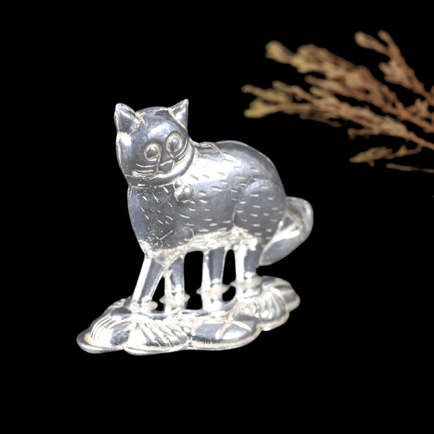 Silver Cat Idol – Symbol of Protection & Good Fortune