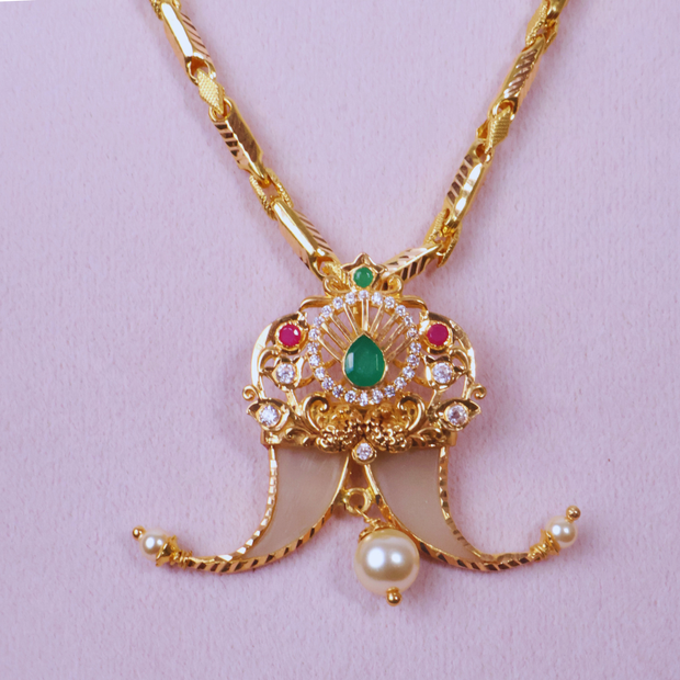 TIGER NAIL LOCKET CHAIN