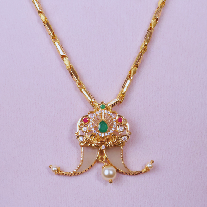 TIGER NAIL LOCKET CHAIN
