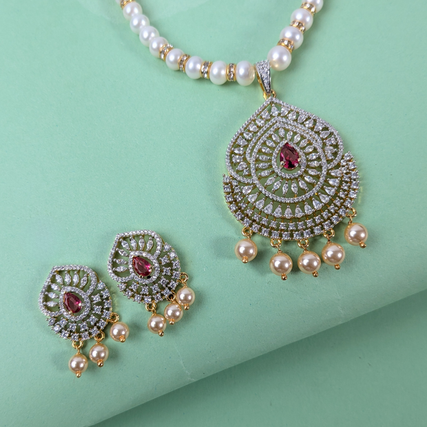 PEARLS NECKLACE SET