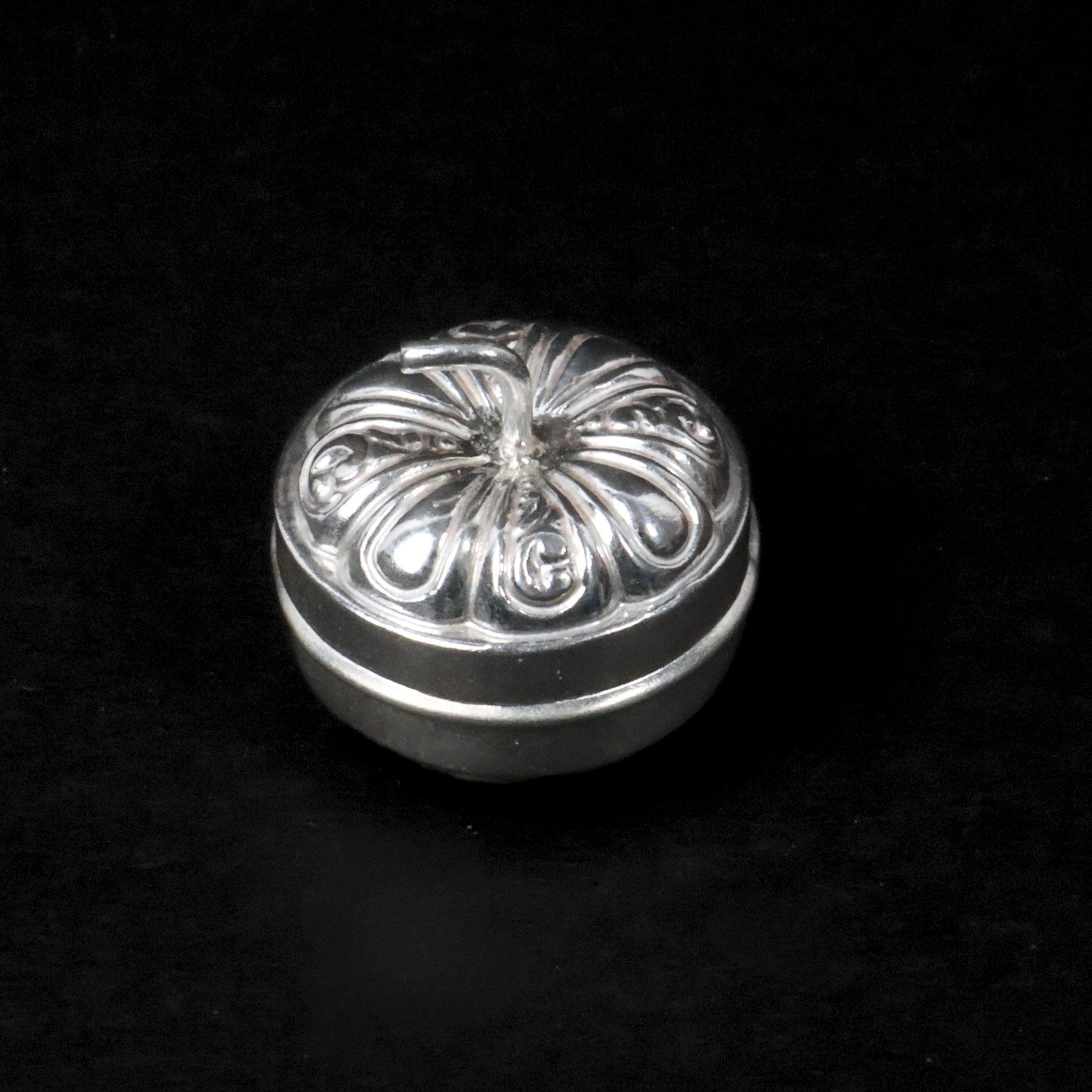 SILVER KUMKUMA BARANI