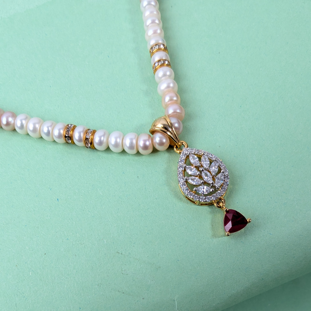 PEARLS LOCKET SET