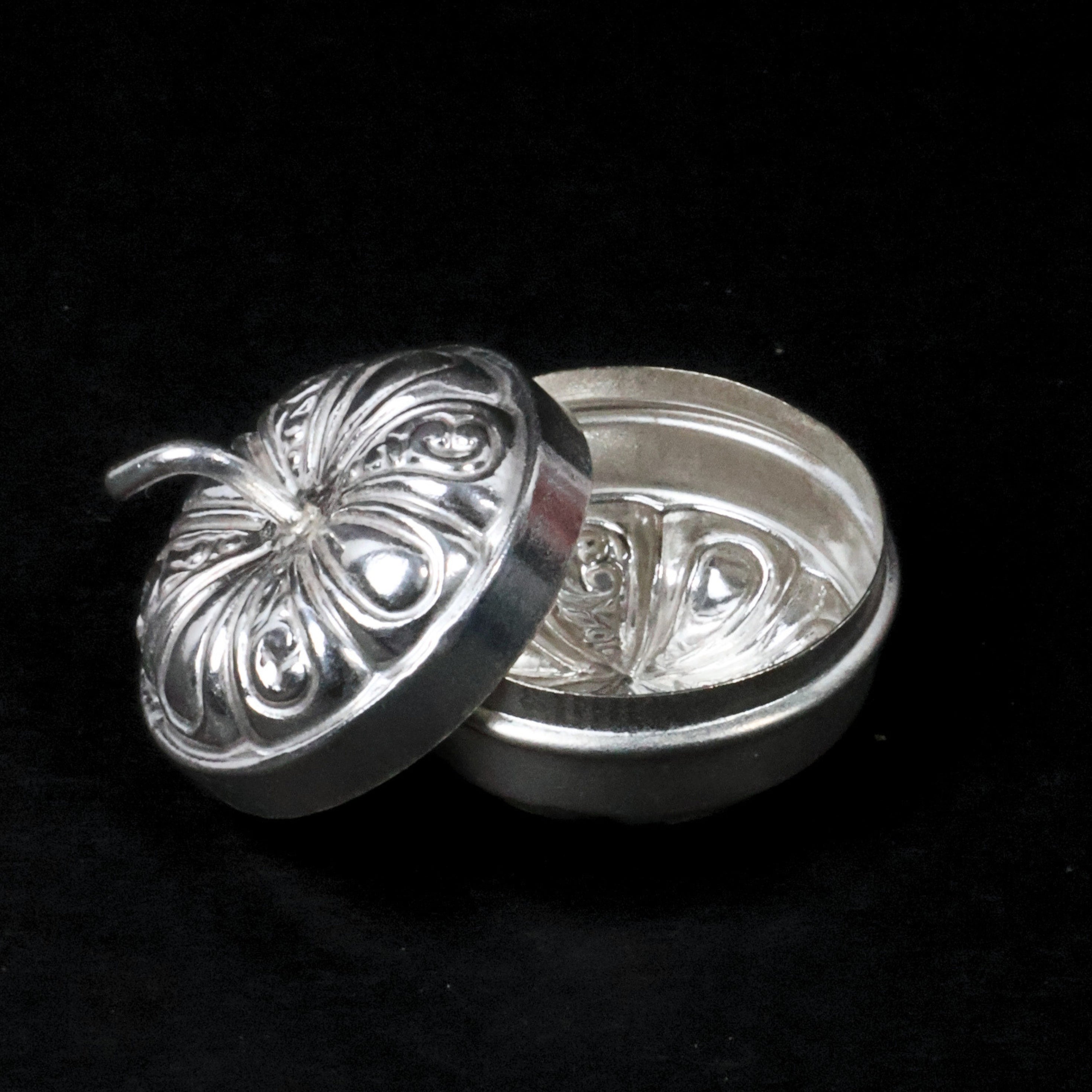 SILVER KUMKUMA BARANI