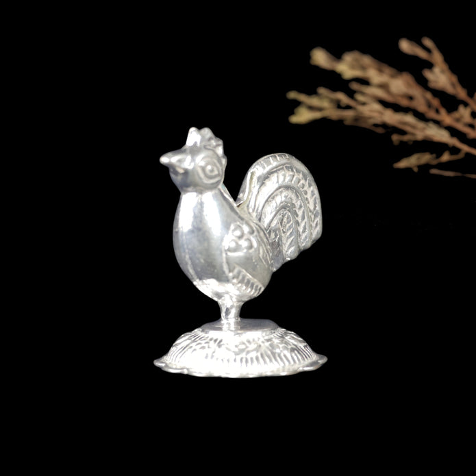 Silver Rooster Idol – Symbol of Courage & Prosperity