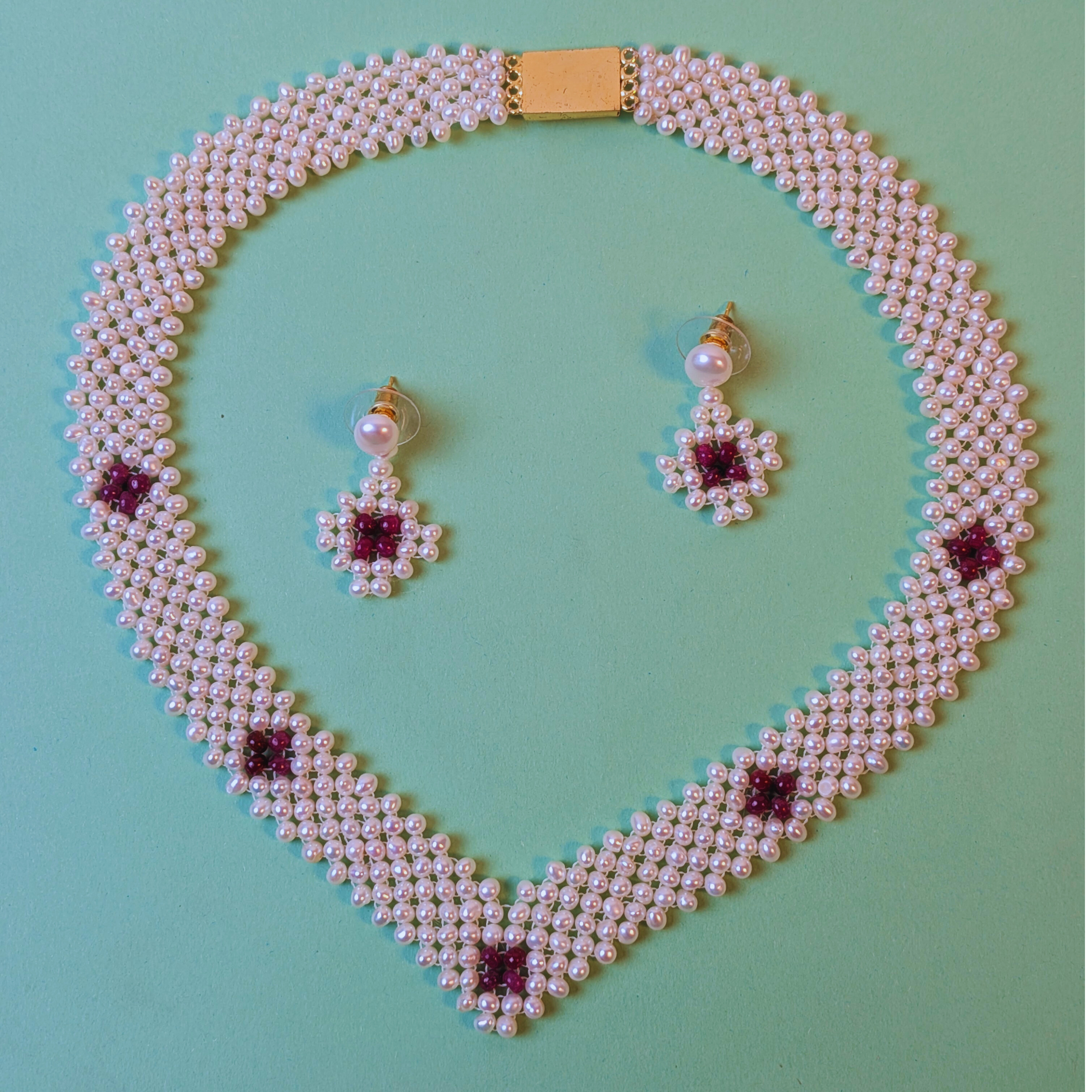 PEARLS NECKLACE SET