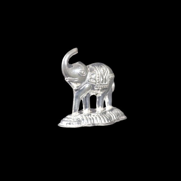 Silver Elephant Idol – Symbol of Wisdom & Good Fortune