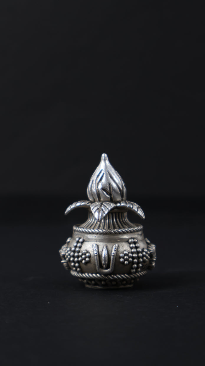 Traditional Silver Kalash with Coconut 92.5